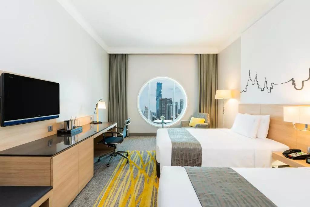 Holiday Inn Bangkok Silom